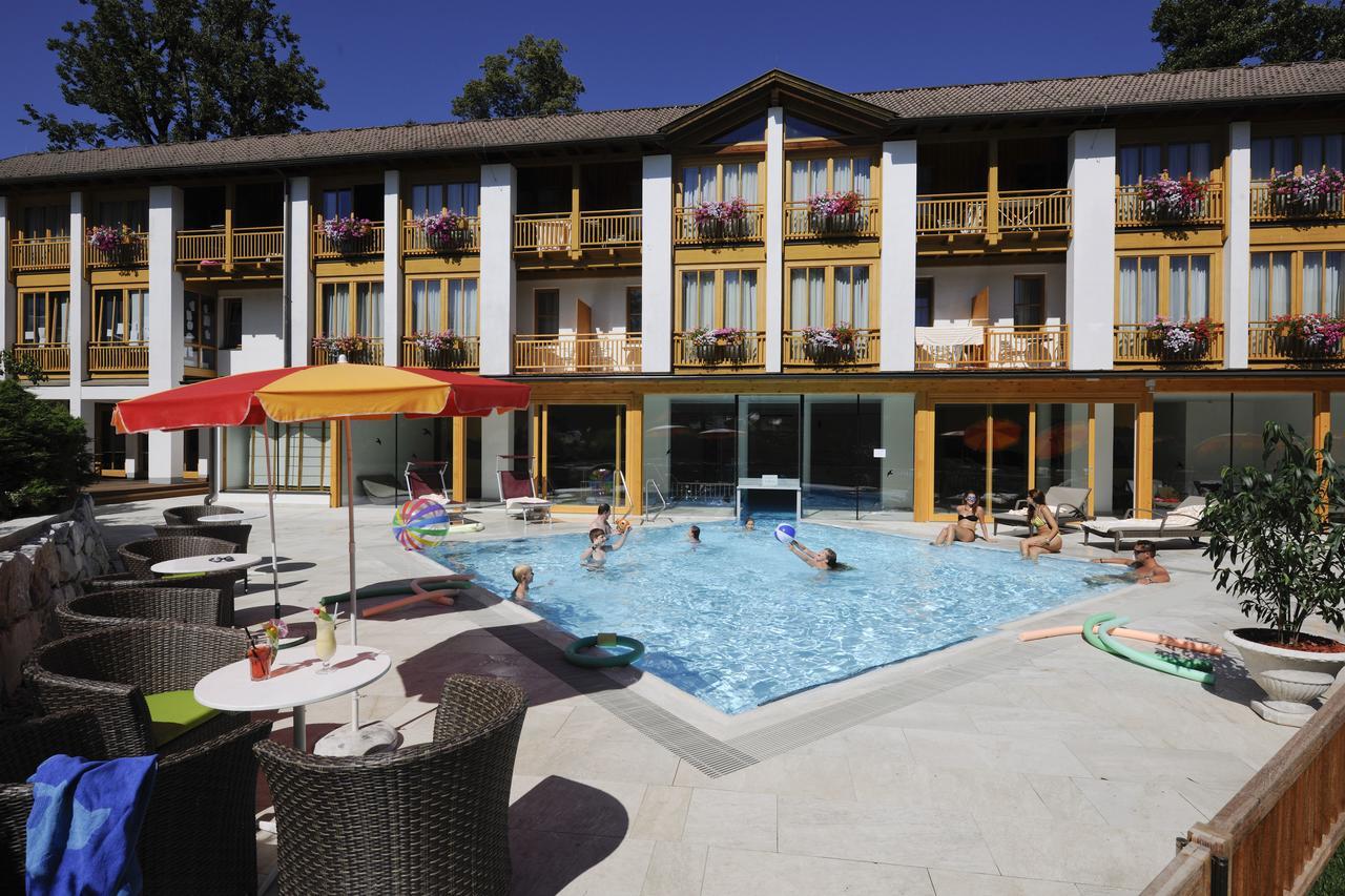 Hotel Urbani Bodensdorf Exterior photo